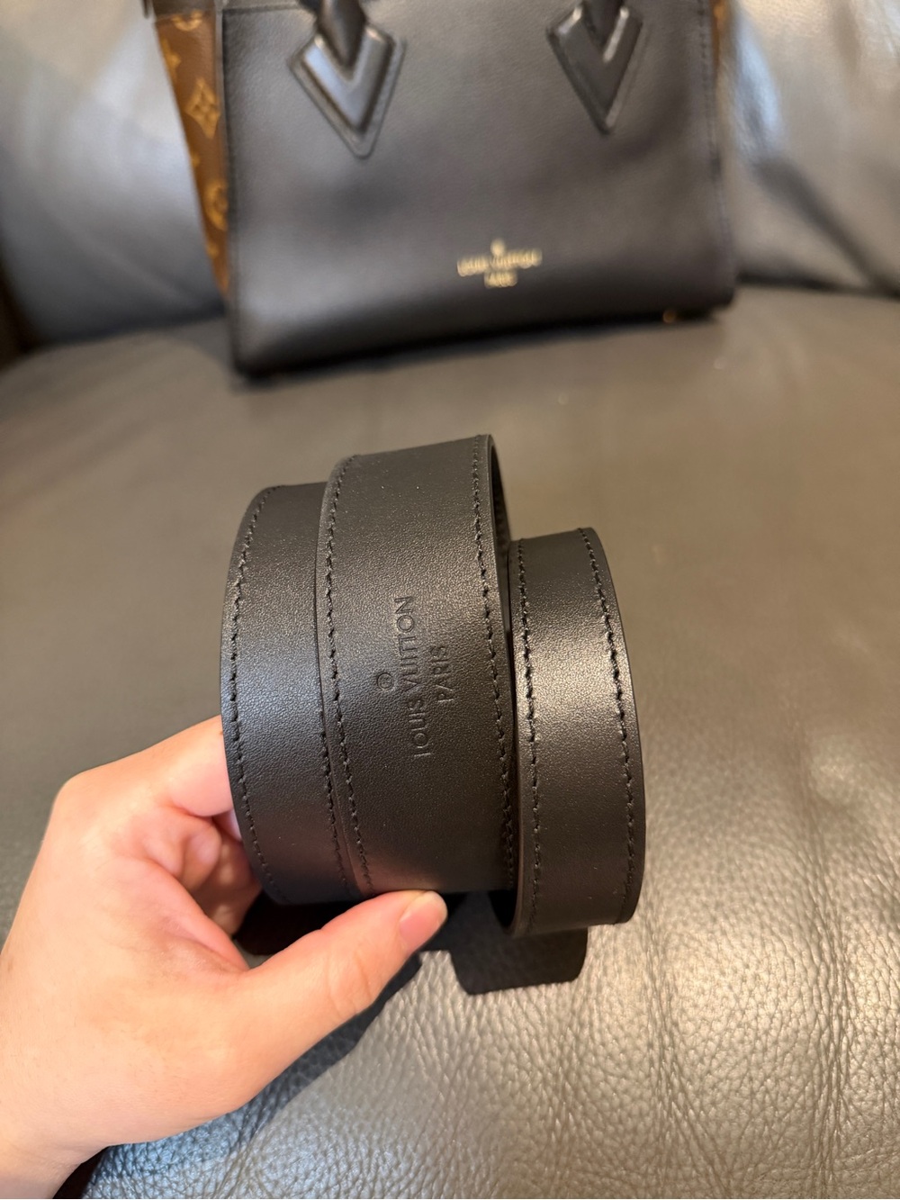 LOUIS VUITTON On My Side PM - Picture 14 of 14